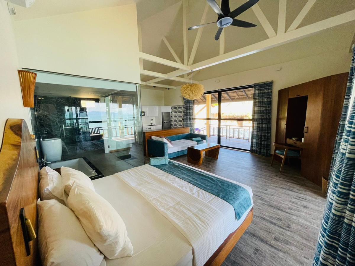 Absolute Beachfront Villas Bantaj Kültér fotó