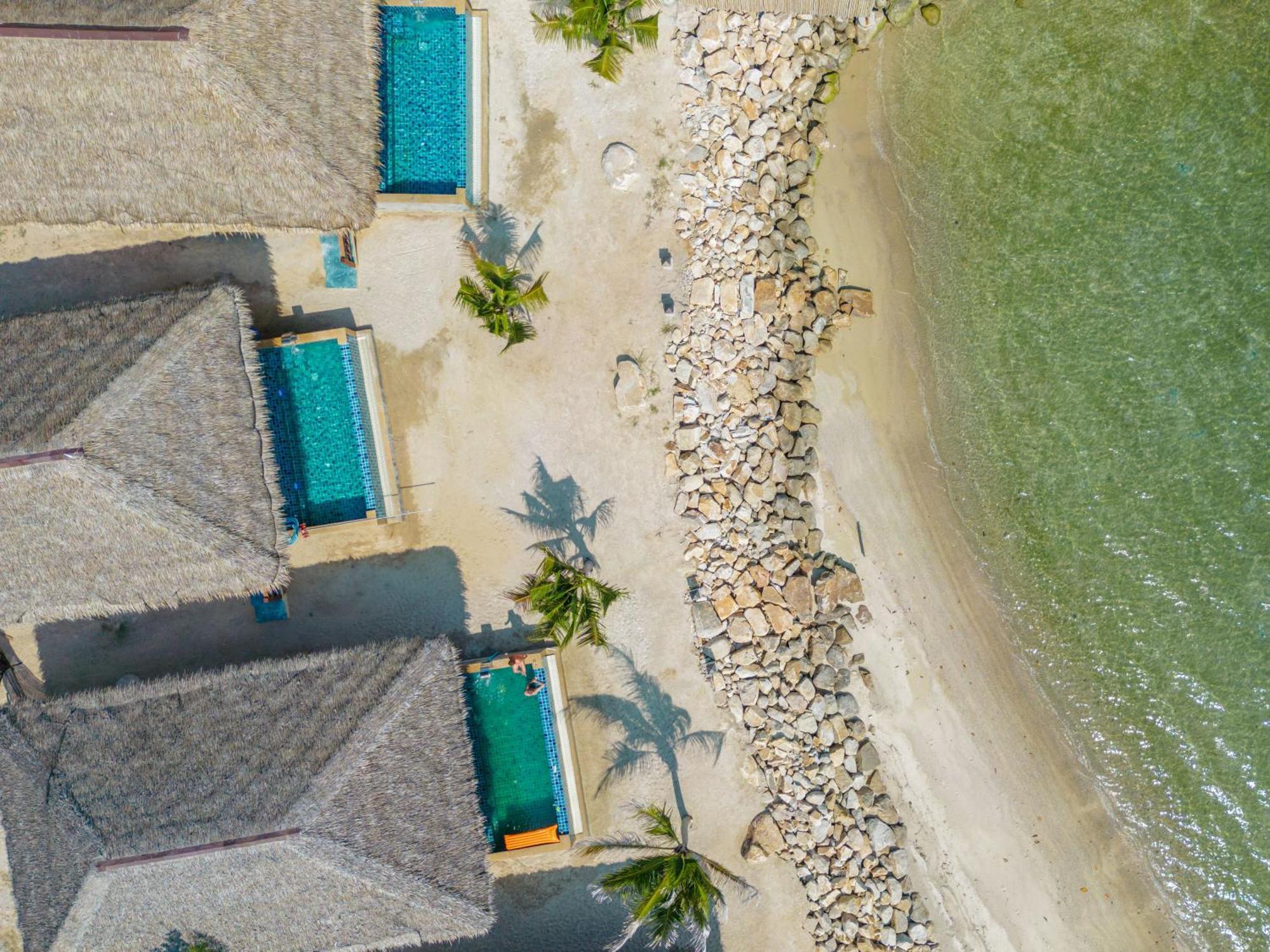 Absolute Beachfront Villas Bantaj Kültér fotó