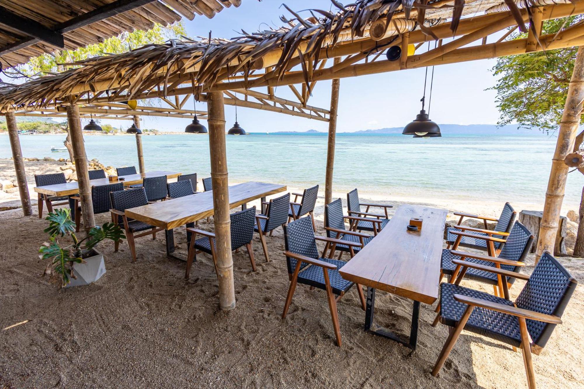 Absolute Beachfront Villas Bantaj Kültér fotó